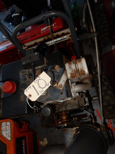 lot 10 image: CRAFTSMAN 24 in Snow Blower