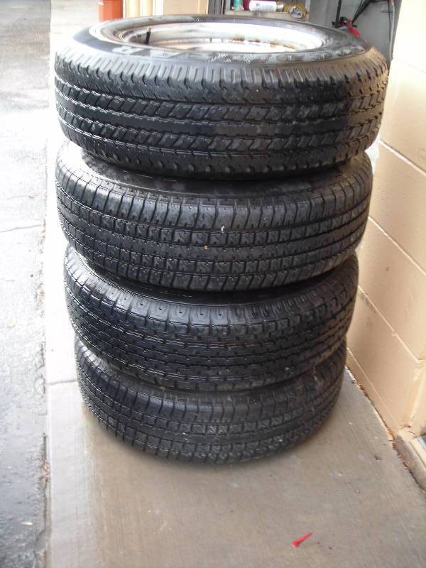 Set Of 3 Good Year & 1 Carlisle (2- 2257515 $ 2- 2157515 Matching Tread  50%)