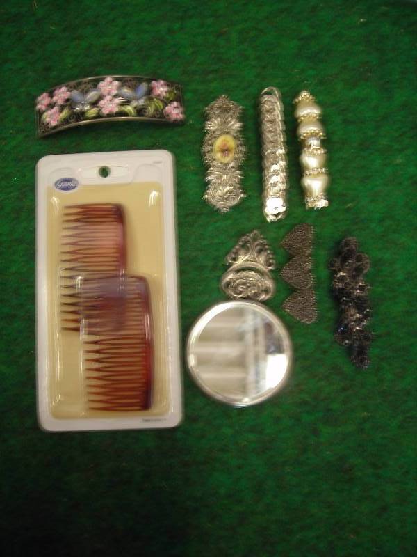 Lot Of Assorted Hair ClipsAccessories