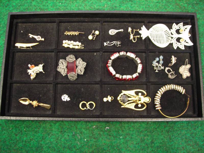 Lot Of Assorted Jewelry