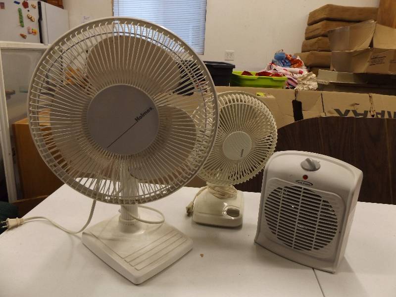 lot 63 image: 2 Fans and a Heater