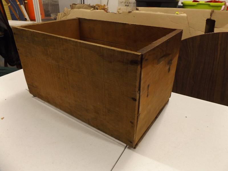 lot 65 image: Wood Crate