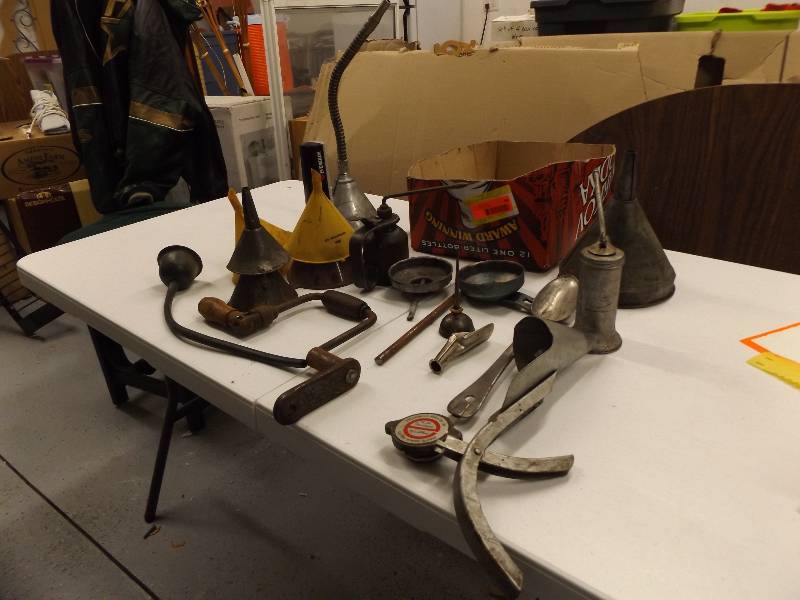 lot 66 image: Vintage Petro Items