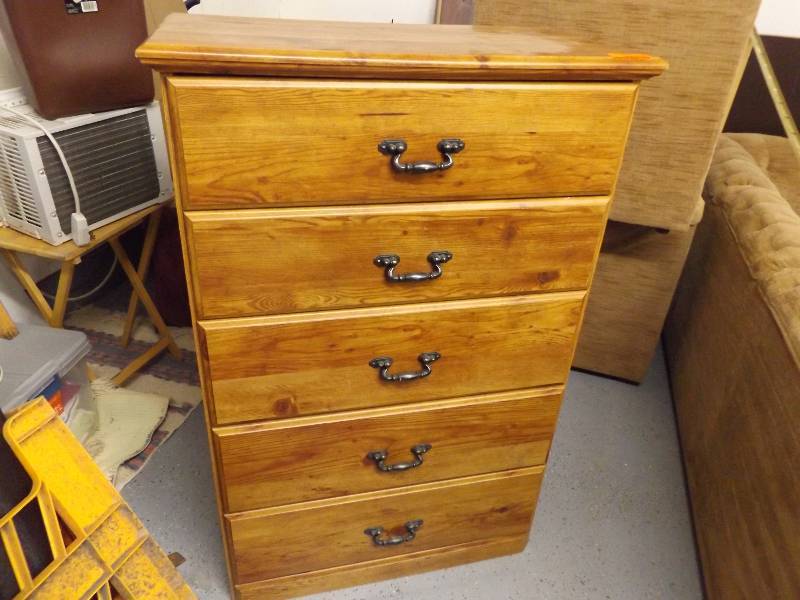 lot 74 image: Dresser