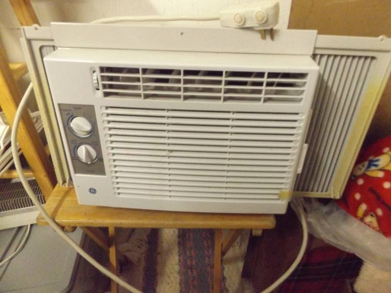 lot 78 image: Air Conditioner