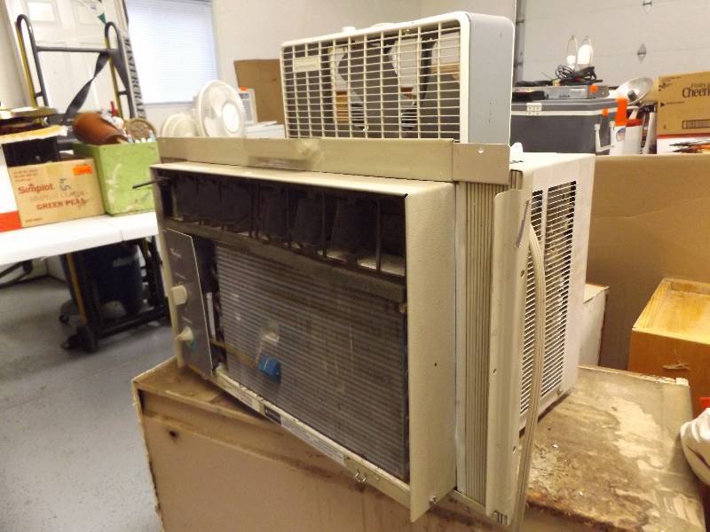 lot 79 image: Box Fan and Air conditioner
