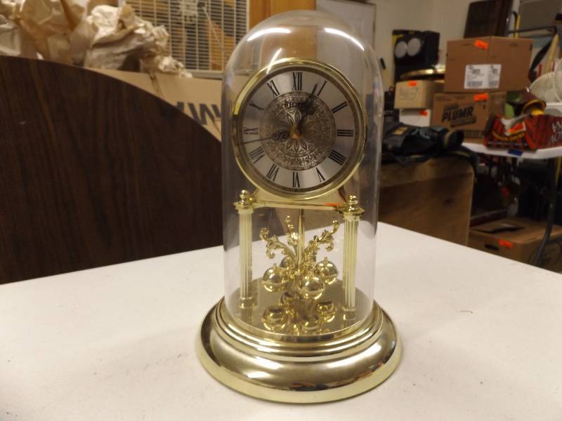 lot 88 image: Anniversary Clock
