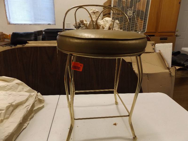 lot 91 image: Vanity Stool
