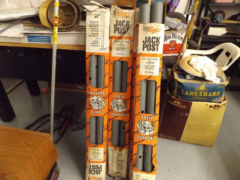 lot 94 image: Post Jacks