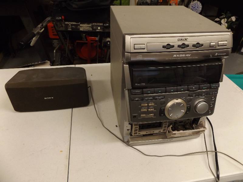 lot 113 image: Sony Stereo