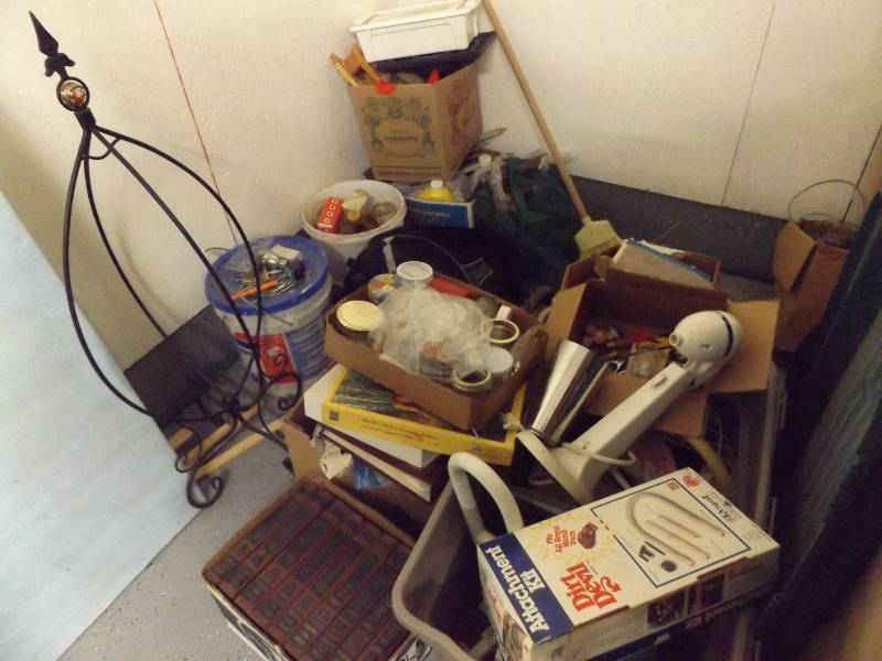 lot 152 image: All the rest in the corner