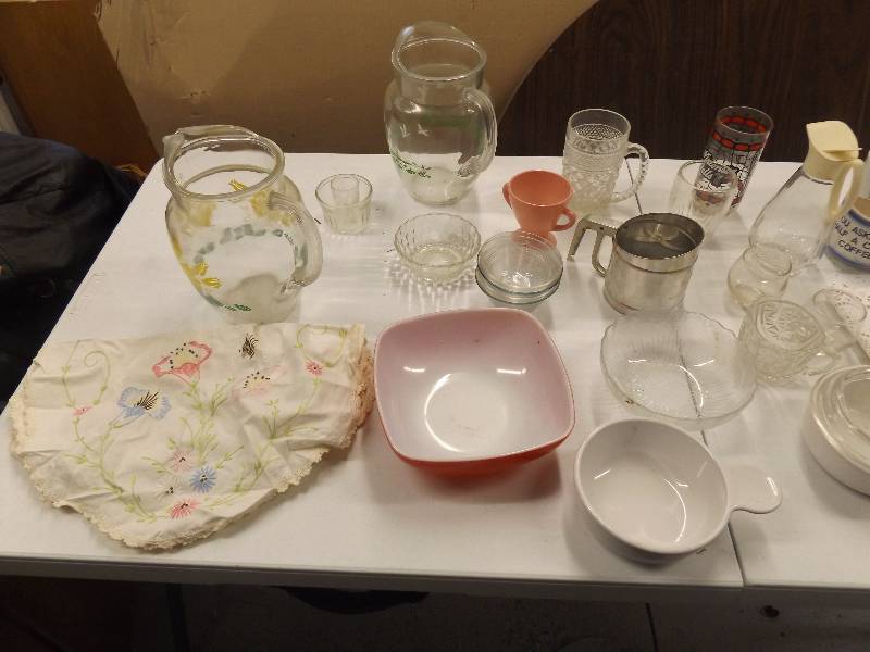 lot 46 image: Vintage Pyrex Bowl, Water Pitchers, Fabric Table Runners, Precious Moments Coffee Cup