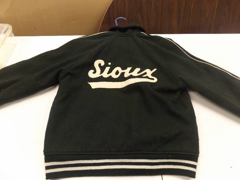lot 50 image: Vintage UND Sioux Jacket