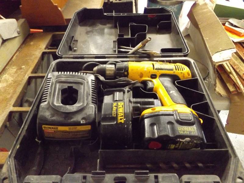 lot 7 image: Chargeable Drill