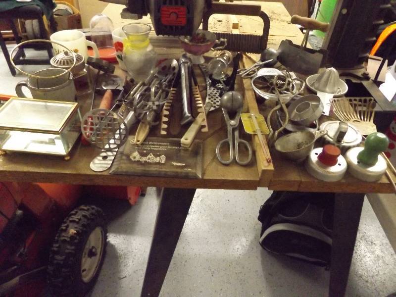 lot 14 image: Various Kitchen Items