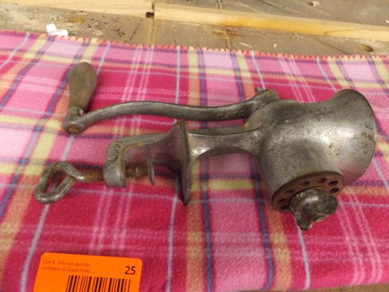 lot 25 image: Meat Grinder