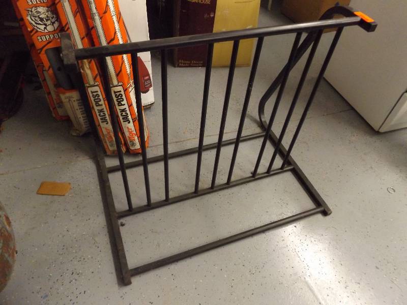 lot 53 image: Bicycle Stand