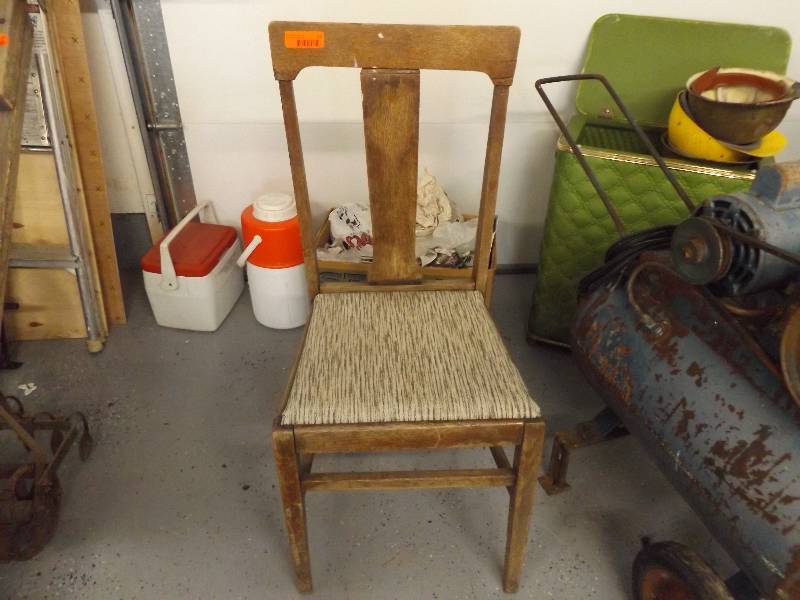 lot 59 image: Antique Chair