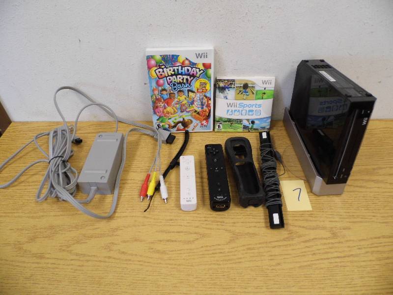 Black Wii with Games