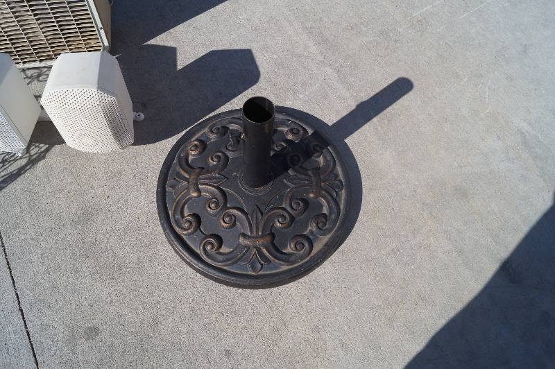 Outdoor SpeakersUmbrella Stand