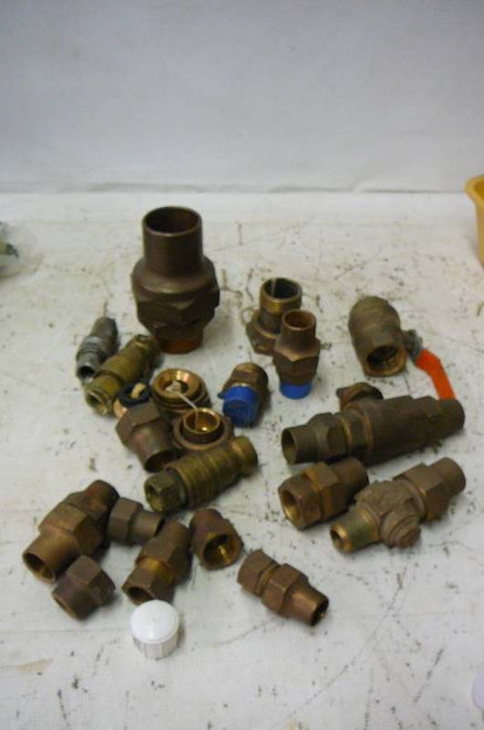 Lot of Brasscopper fittings