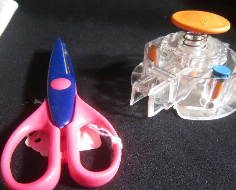 Scrapbooking Design Scissors & Fiskars Circle Cutter
