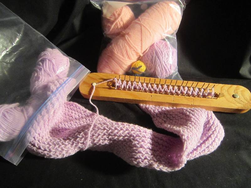 Yarn Scarf Maker & Lot of Yarn