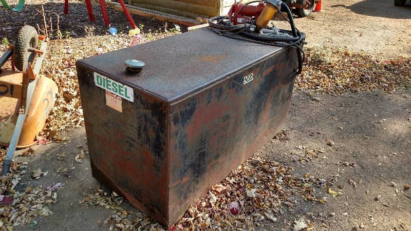 lot 7 image: 250 Gallon Fuel Tank with 12 Volt E...