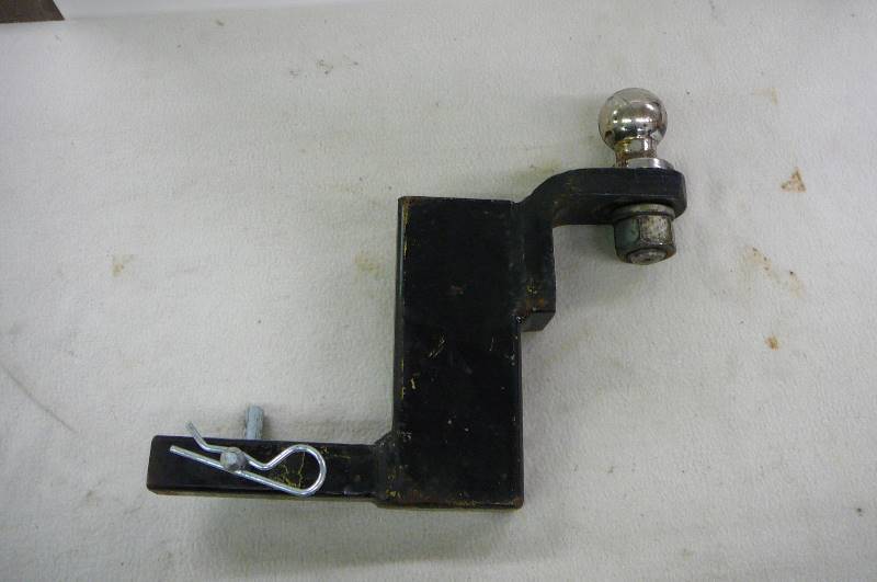 lot 76 image: Receiver Hitch with ball 1 78