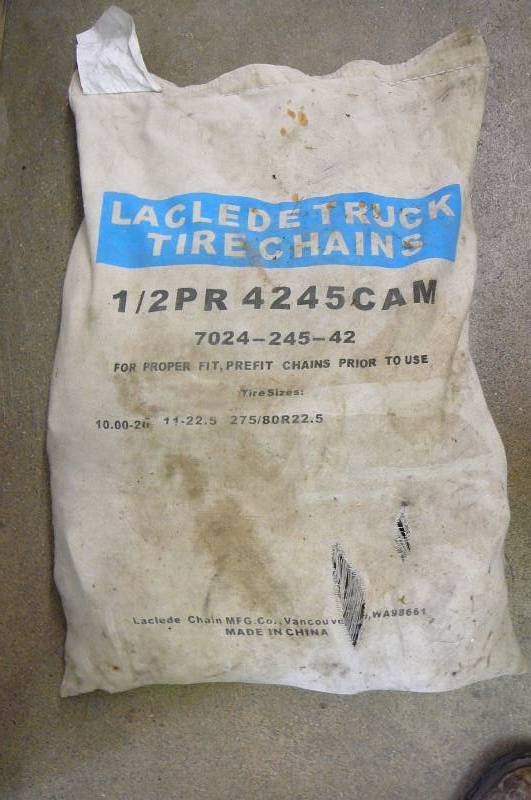 lot 13 image: Tire Chains 2-laclede Truck Tire Chains 7024-245-42 Tire Sizes 10.00.26-11.22.5 27580R22.5 New
