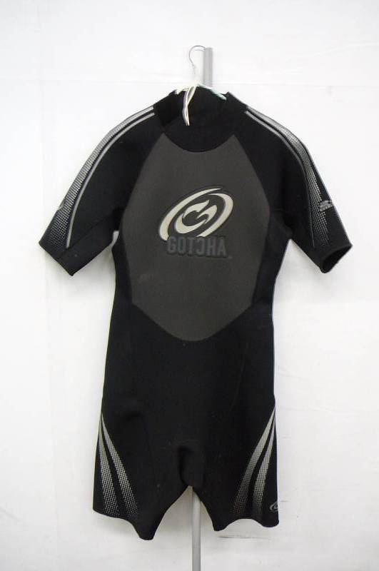 lot 41 image: Wet Suit Gotcha 2.2MM Titanium Large