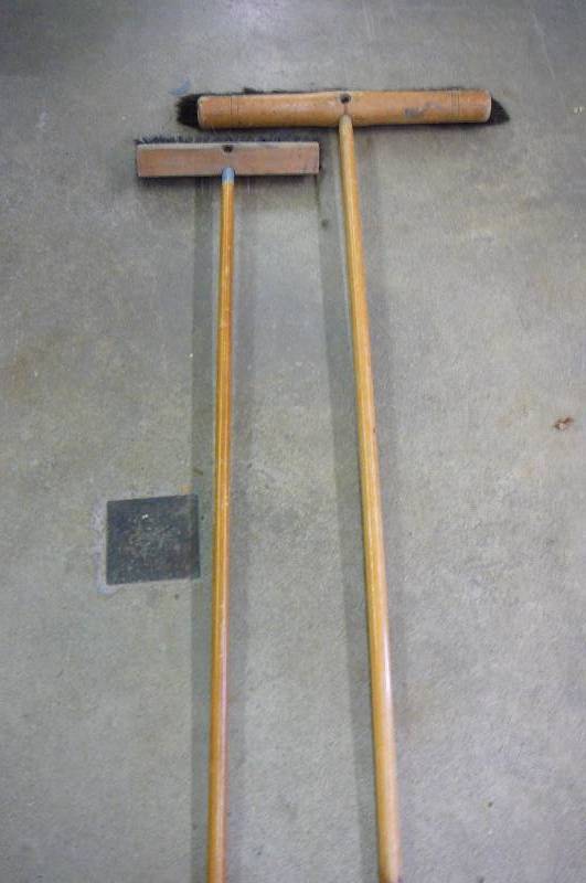lot 56 image: 2 Push Brooms