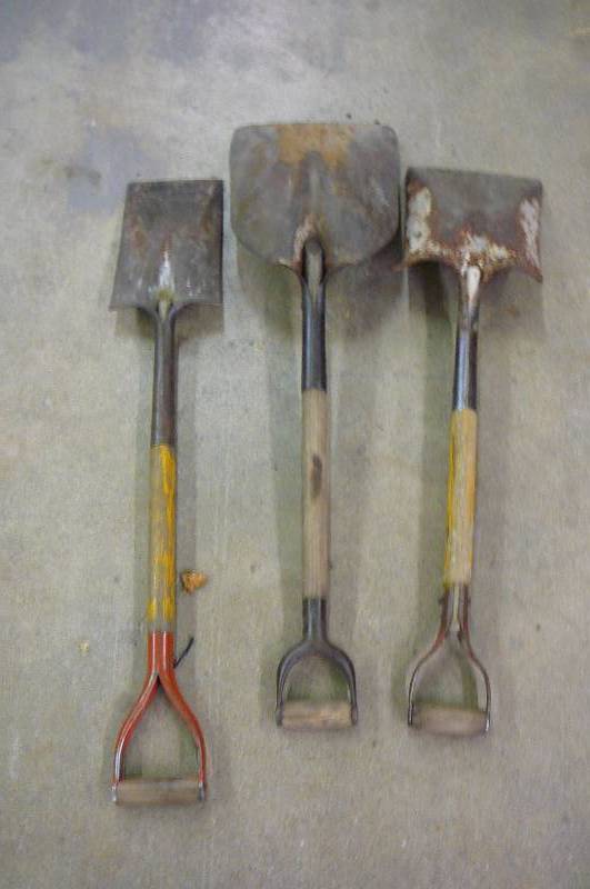 lot 57 image: 3- Shovels