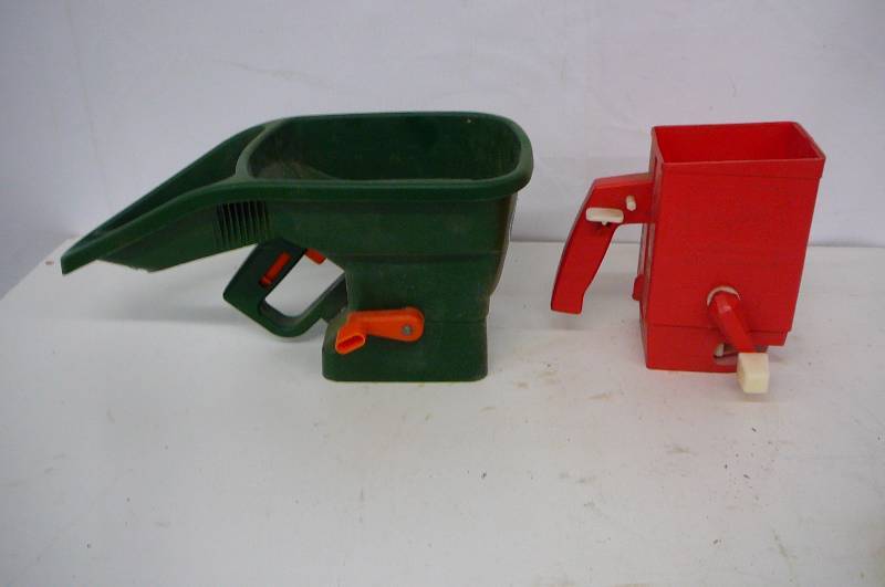 lot 62 image: Scotts ortho seeders