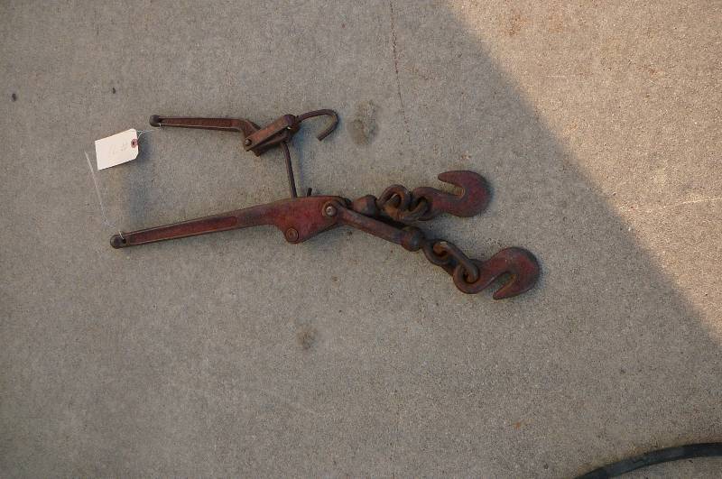 lot 71 image: 2-Chain Binders