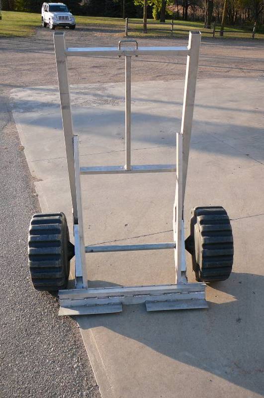lot 72 image: Alum Boat lift Dollies