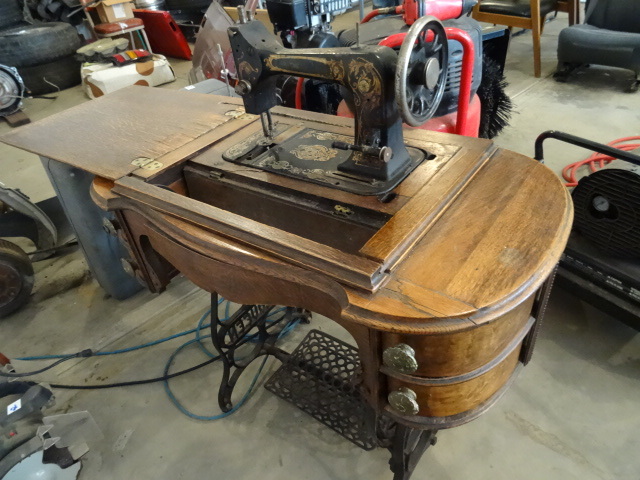 New England Queen Vintage Sewing